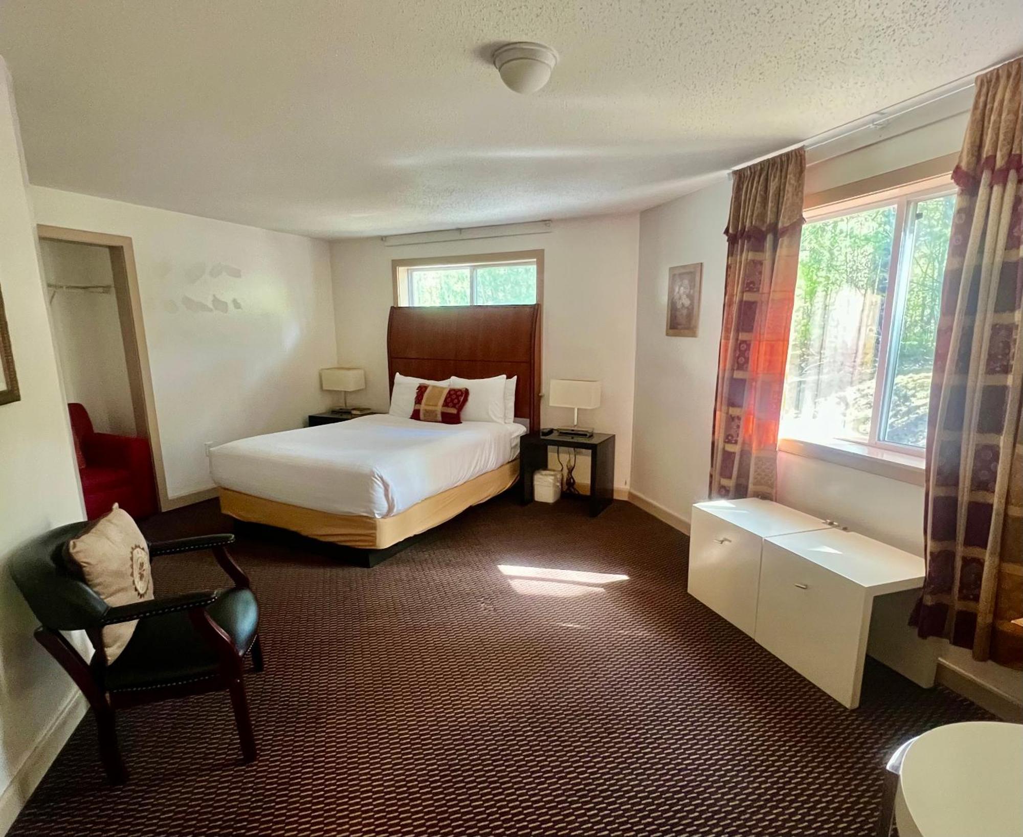 Saco River Motor Lodge & Suites Конуэй Экстерьер фото